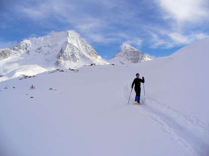 Schneeschuhwandern oberhalb von Rein.